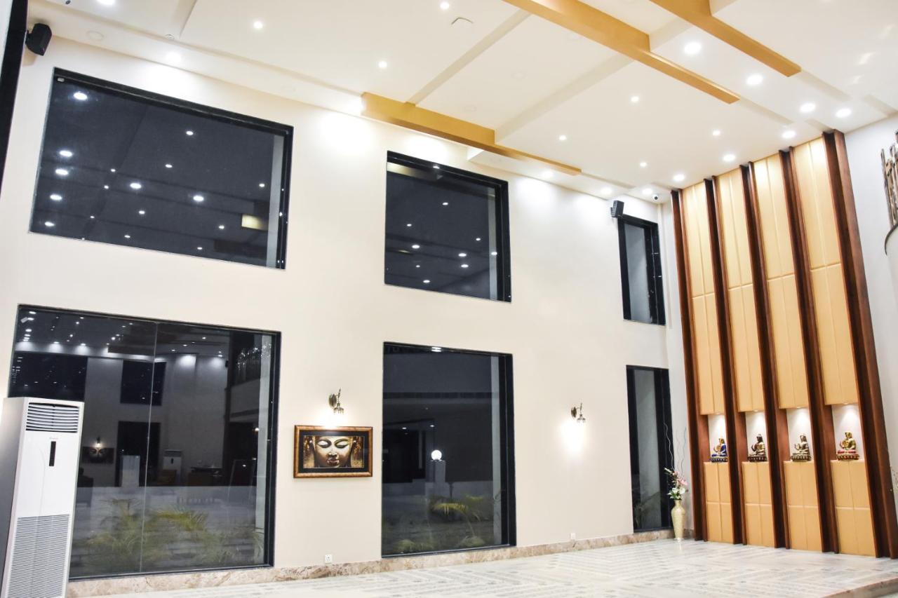 Hotel Platinum Shravasti Katra  Dış mekan fotoğraf