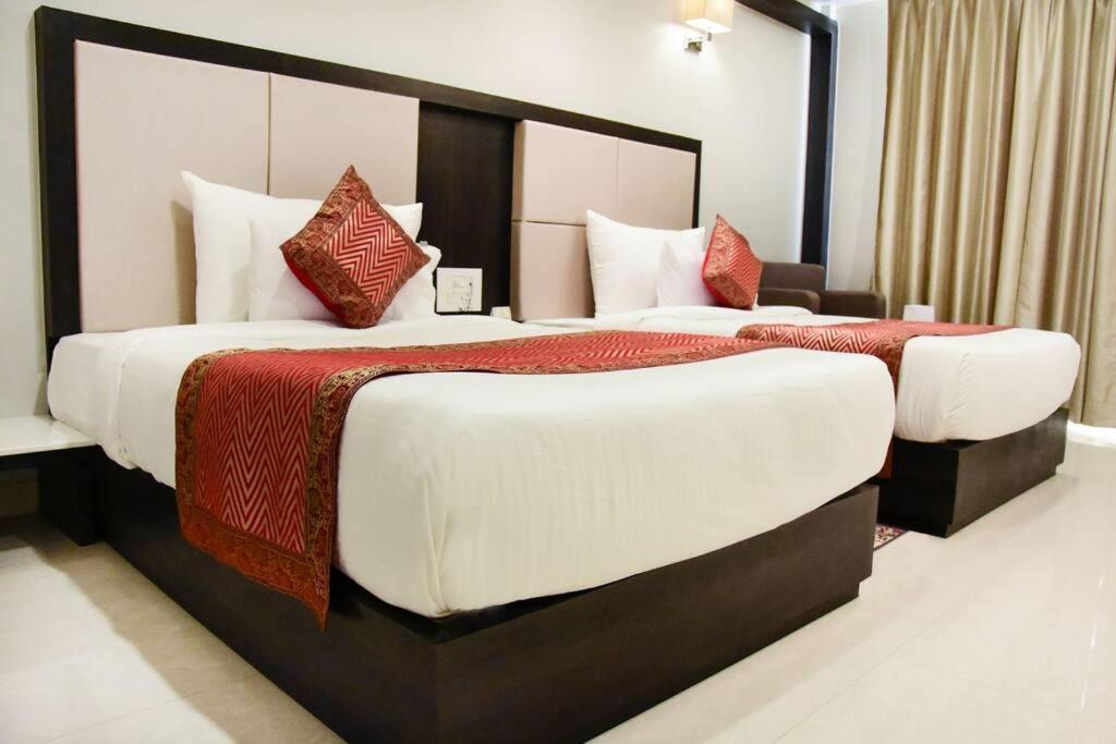 Hotel Platinum Shravasti Katra  Dış mekan fotoğraf
