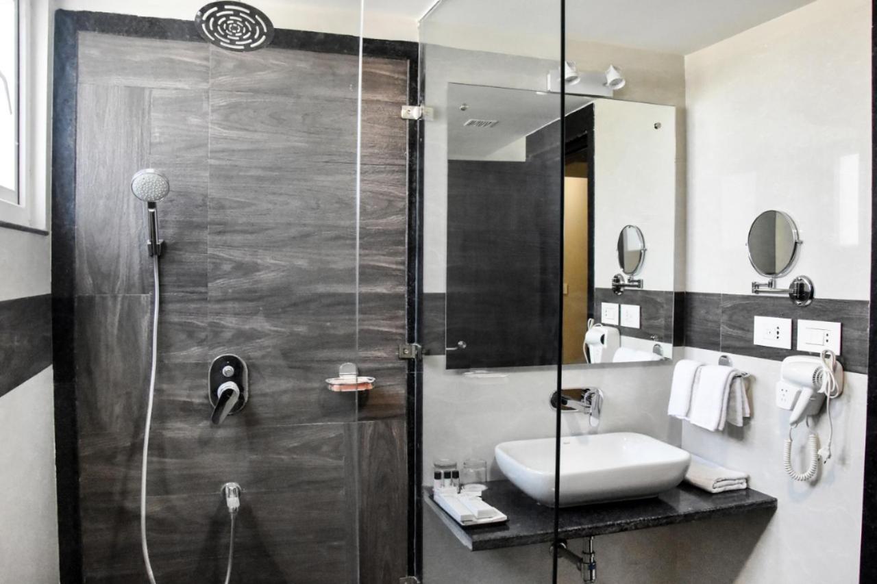 Hotel Platinum Shravasti Katra  Dış mekan fotoğraf